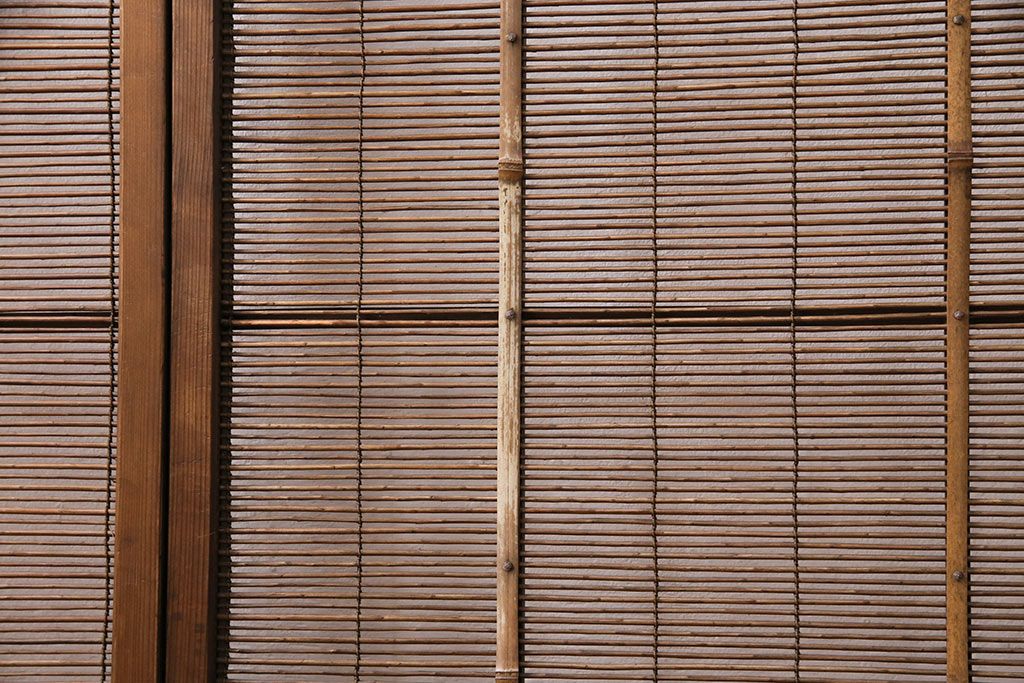 簾戸4枚をリペア&カスタム!設置場所に合わせてリサイズ。取っ手を取り付け。現状に近しい色味に着色し仕上げ。(引き戸、夏戸、建具)