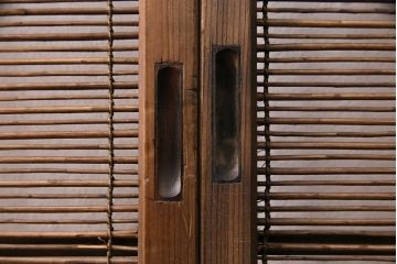 簾戸4枚をリペア&カスタム!設置場所に合わせてリサイズ。取っ手を取り付け。現状に近しい色味に着色し仕上げ。(引き戸、夏戸、建具)