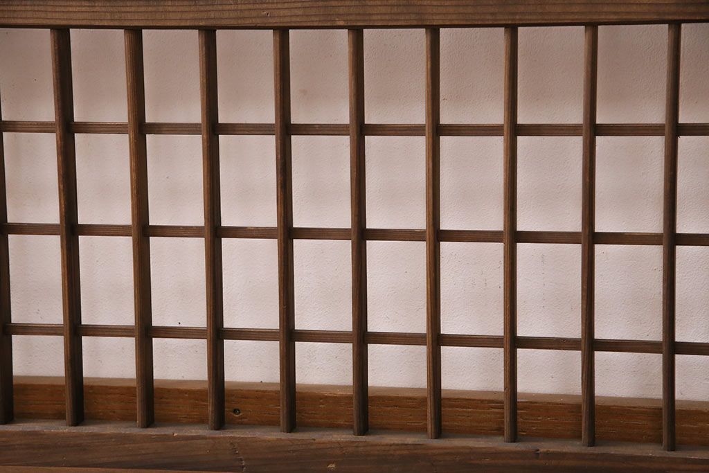 簾戸4枚をリペア&カスタム!設置場所に合わせてリサイズ。取っ手を取り付け。現状に近しい色味に着色し仕上げ。(引き戸、夏戸、建具)