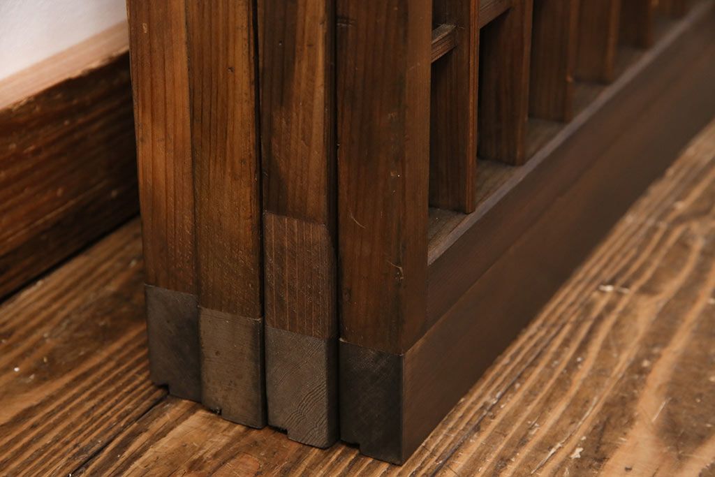 簾戸4枚をリペア&カスタム!設置場所に合わせてリサイズ。取っ手を取り付け。現状に近しい色味に着色し仕上げ。(引き戸、夏戸、建具)