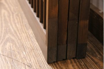 簾戸4枚をリペア&カスタム!設置場所に合わせてリサイズ。取っ手を取り付け。現状に近しい色味に着色し仕上げ。(引き戸、夏戸、建具)