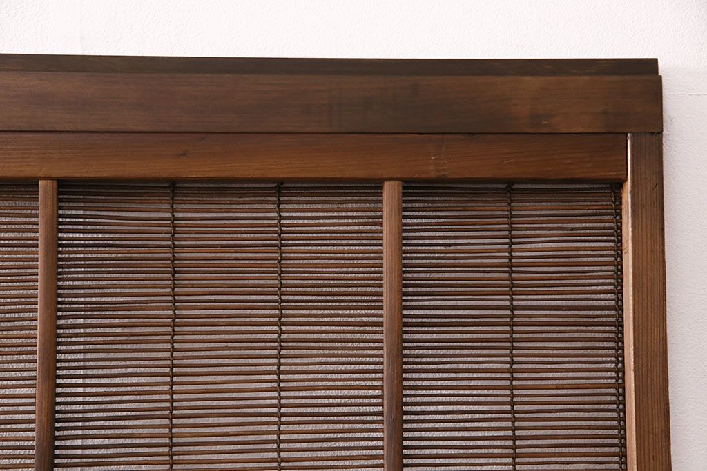 簾戸4枚をリペア&カスタム!設置場所に合わせてリサイズ。取っ手を取り付け。現状に近しい色味に着色し仕上げ。(引き戸、夏戸、建具)