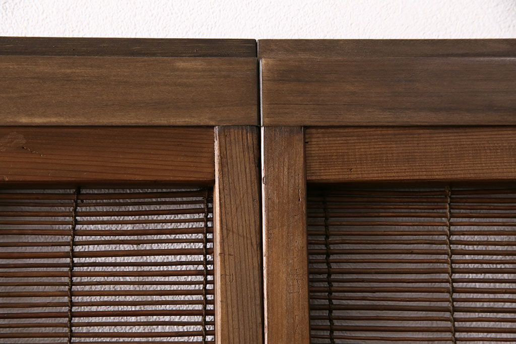 簾戸4枚をリペア&カスタム!設置場所に合わせてリサイズ。取っ手を取り付け。現状に近しい色味に着色し仕上げ。(引き戸、夏戸、建具)