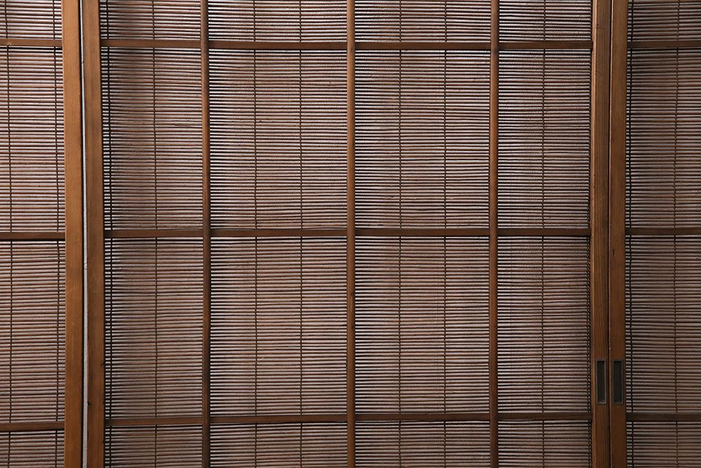 簾戸4枚をリペア&カスタム!設置場所に合わせてリサイズ。取っ手を取り付け。現状に近しい色味に着色し仕上げ。(引き戸、夏戸、建具)