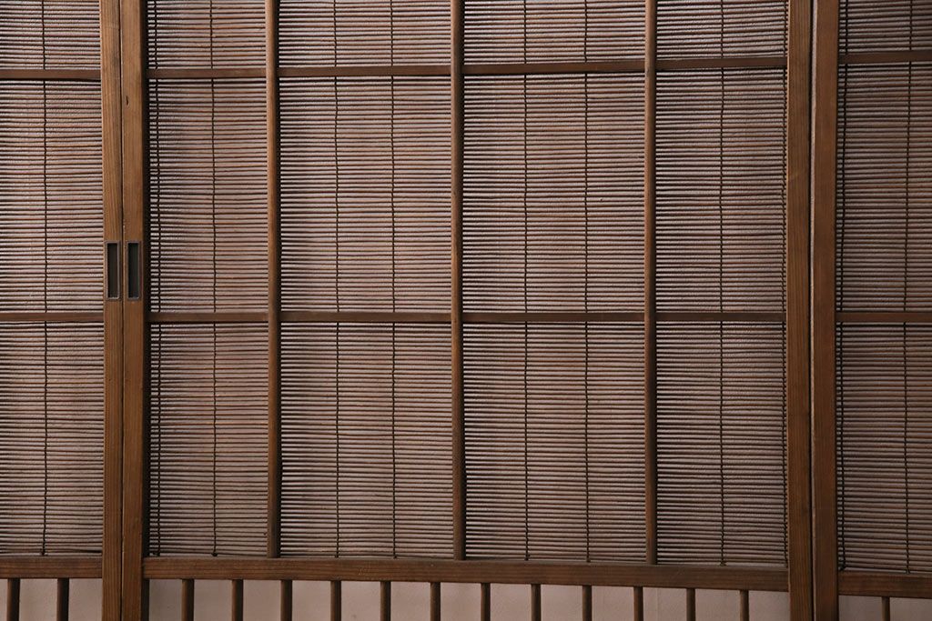 簾戸4枚をリペア&カスタム!設置場所に合わせてリサイズ。取っ手を取り付け。現状に近しい色味に着色し仕上げ。(引き戸、夏戸、建具)