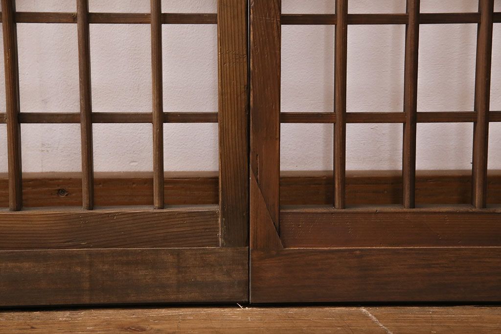 簾戸4枚をリペア&カスタム!設置場所に合わせてリサイズ。取っ手を取り付け。現状に近しい色味に着色し仕上げ。(引き戸、夏戸、建具)