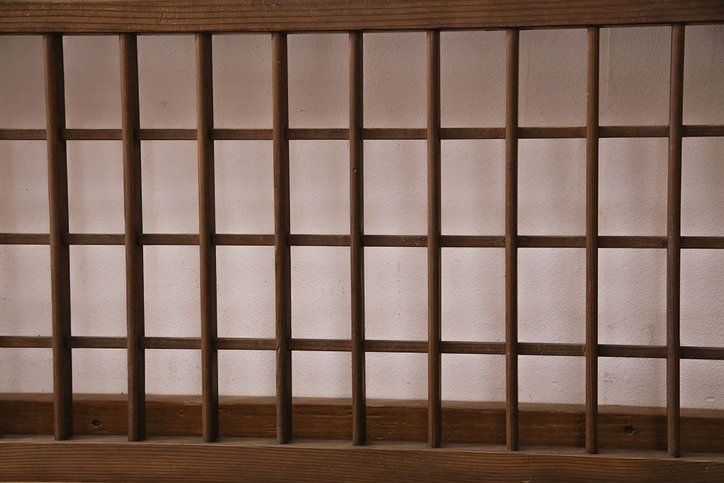 簾戸4枚をリペア&カスタム!設置場所に合わせてリサイズ。取っ手を取り付け。現状に近しい色味に着色し仕上げ。(引き戸、夏戸、建具)