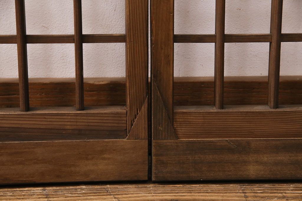 簾戸4枚をリペア&カスタム!設置場所に合わせてリサイズ。取っ手を取り付け。現状に近しい色味に着色し仕上げ。(引き戸、夏戸、建具)