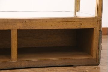 昭和中期のガラスケースをリペア&カスタム!引き出しを撤去し、その周りも拡張加工。建具敷居の補強。(ショーケース、陳列棚)
