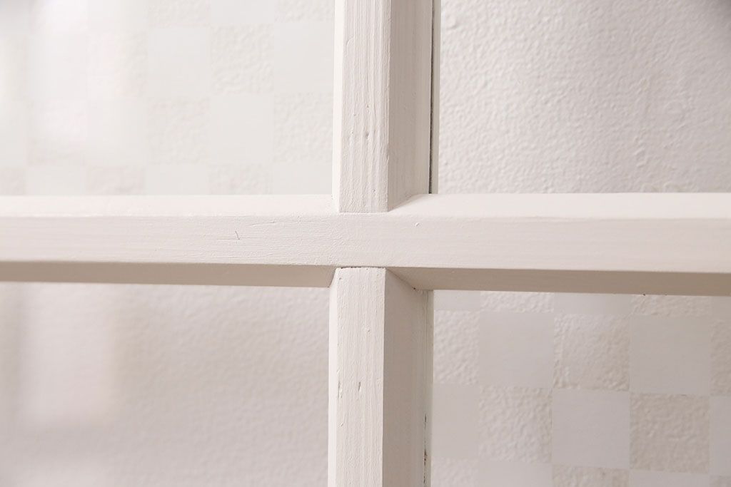 ガラス戸2枚をリペア&カスタム!設置場所に合わせてリサイズ。クリアガラス、市松模様ガラスを組み入れ。アンティークホワイトのペイント仕上げ。(引き戸、建具)