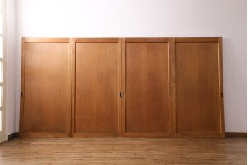大正昭和初期の板戸4枚をリペア&カスタム!設置場所に合わせてリサイズ。戸車を取り付け。加工箇所のみ現状に近しい色味に着色し仕上げ。(引き戸、建具)