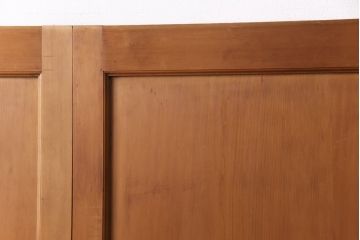 大正昭和初期の板戸4枚をリペア&カスタム!設置場所に合わせてリサイズ。戸車を取り付け。加工箇所のみ現状に近しい色味に着色し仕上げ。(引き戸、建具)