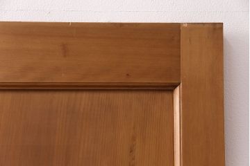 大正昭和初期の板戸4枚をリペア&カスタム!設置場所に合わせてリサイズ。戸車を取り付け。加工箇所のみ現状に近しい色味に着色し仕上げ。(引き戸、建具)