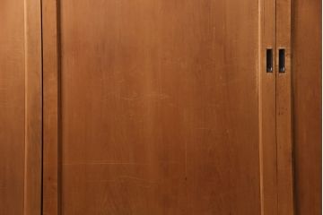 大正昭和初期の板戸4枚をリペア&カスタム!設置場所に合わせてリサイズ。戸車を取り付け。加工箇所のみ現状に近しい色味に着色し仕上げ。(引き戸、建具)