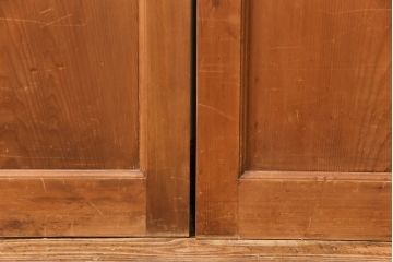 大正昭和初期の板戸4枚をリペア&カスタム!設置場所に合わせてリサイズ。戸車を取り付け。加工箇所のみ現状に近しい色味に着色し仕上げ。(引き戸、建具)