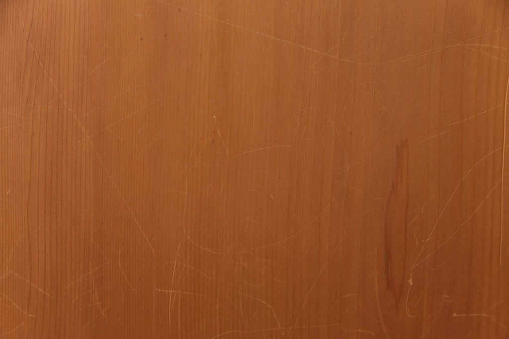 大正昭和初期の板戸4枚をリペア&カスタム!設置場所に合わせてリサイズ。戸車を取り付け。加工箇所のみ現状に近しい色味に着色し仕上げ。(引き戸、建具)