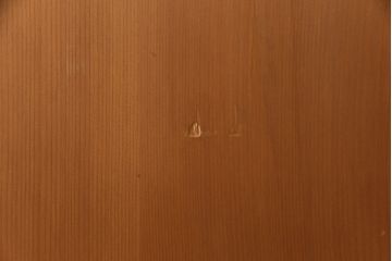 大正昭和初期の板戸4枚をリペア&カスタム!設置場所に合わせてリサイズ。戸車を取り付け。加工箇所のみ現状に近しい色味に着色し仕上げ。(引き戸、建具)