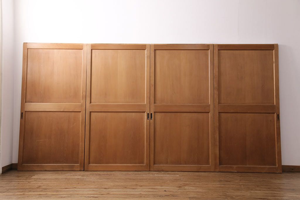 大正昭和初期の板戸4枚をリペア&カスタム!設置場所に合わせてリサイズ。戸車を取り付け。加工箇所のみ現状に近しい色味に着色し仕上げ。(引き戸、建具)