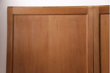 大正昭和初期の板戸4枚をリペア&カスタム!設置場所に合わせてリサイズ。戸車を取り付け。加工箇所のみ現状に近しい色味に着色し仕上げ。(引き戸、建具)