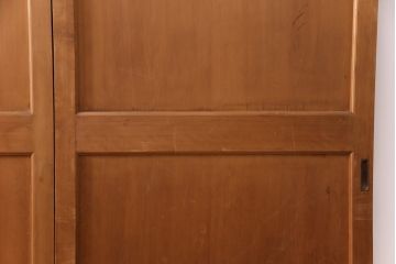 大正昭和初期の板戸4枚をリペア&カスタム!設置場所に合わせてリサイズ。戸車を取り付け。加工箇所のみ現状に近しい色味に着色し仕上げ。(引き戸、建具)