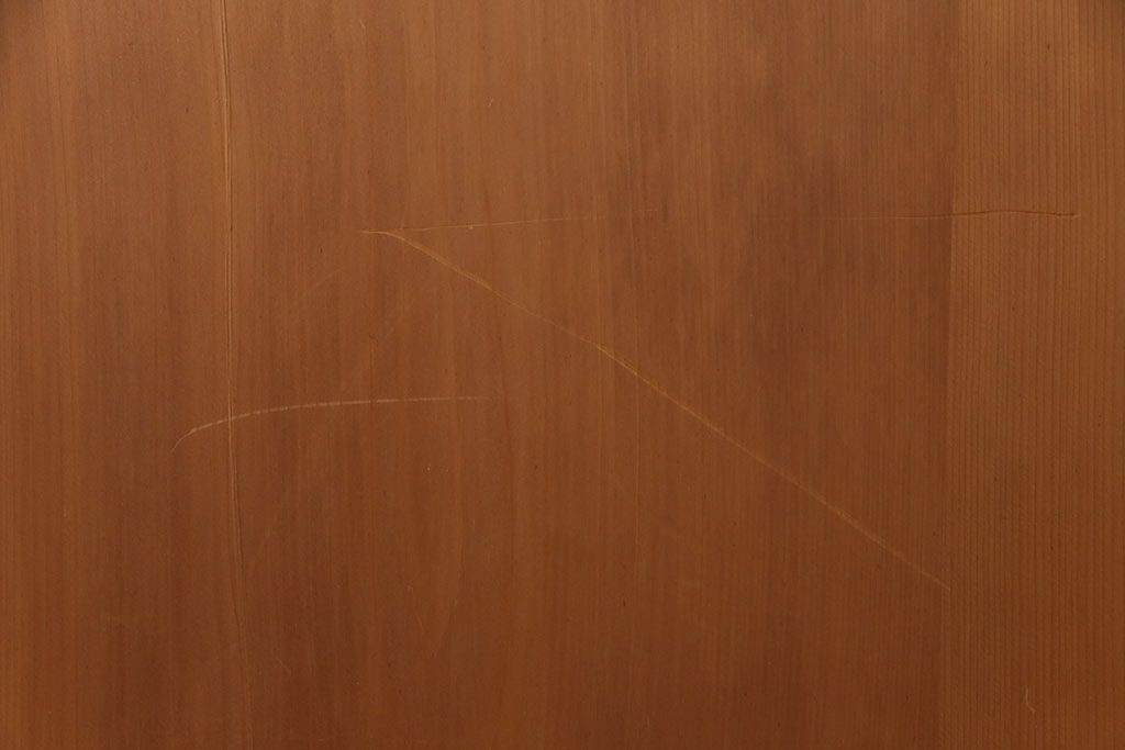 大正昭和初期の板戸4枚をリペア&カスタム!設置場所に合わせてリサイズ。戸車を取り付け。加工箇所のみ現状に近しい色味に着色し仕上げ。(引き戸、建具)