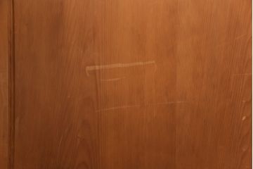 大正昭和初期の板戸4枚をリペア&カスタム!設置場所に合わせてリサイズ。戸車を取り付け。加工箇所のみ現状に近しい色味に着色し仕上げ。(引き戸、建具)