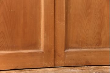 大正昭和初期の板戸4枚をリペア&カスタム!設置場所に合わせてリサイズ。戸車を取り付け。加工箇所のみ現状に近しい色味に着色し仕上げ。(引き戸、建具)