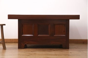 松本民芸家具のA型洋炉卓をリペア&カスタム!ショーケースとしても使用できるように付け替え可能な栗材の内箱、ガラス天板を製作。(火鉢)