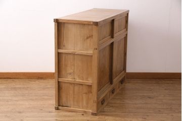 大正期の関東水屋箪笥をリペア&カスタム!ストリップド(剥離)加工を施し、天板を張り替え。可動式の棚板を設置。(収納棚、戸棚、食器棚)