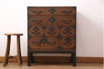 明治大正期の小箪笥をリペア&カスタム!傷んだ木部の補修。マットブラックにペイントした木製脚を取り付け。(収納箪笥、時代箪笥、チェスト)