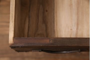 明治大正期の小箪笥をリペア&カスタム!傷んだ木部の補修。マットブラックにペイントした木製脚を取り付け。(収納箪笥、時代箪笥、チェスト)