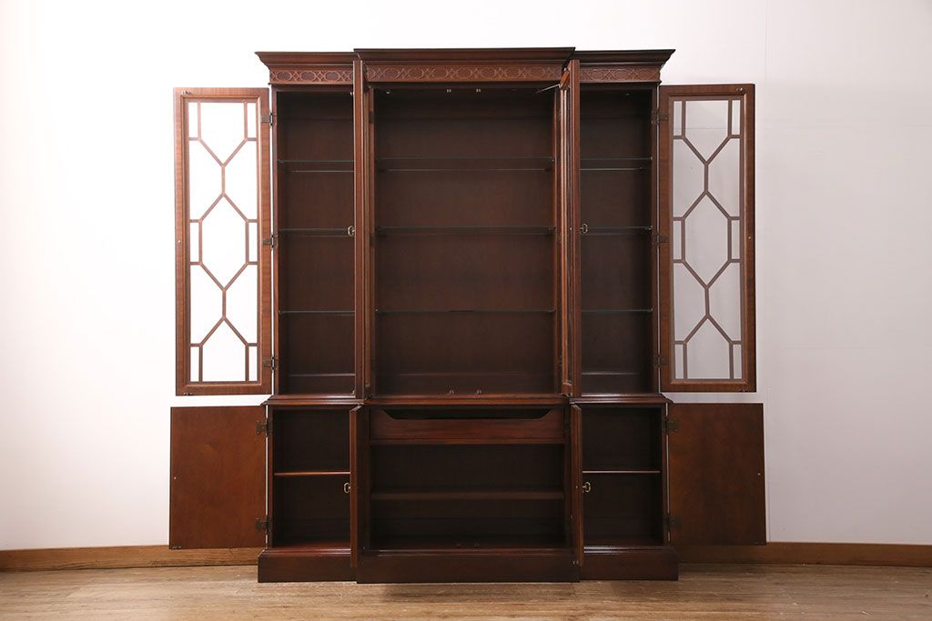 ヒッコリーチェアの照明付きキャビネットをリペア&カスタム!可動式のガラス棚板を3枚追加。(初期棚、カップボード、キャビネット)