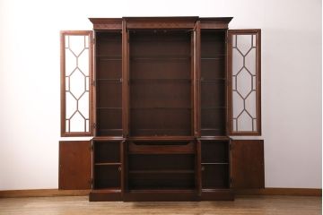 ヒッコリーチェアの照明付きキャビネットをリペア&カスタム!可動式のガラス棚板を3枚追加。(初期棚、カップボード、キャビネット)