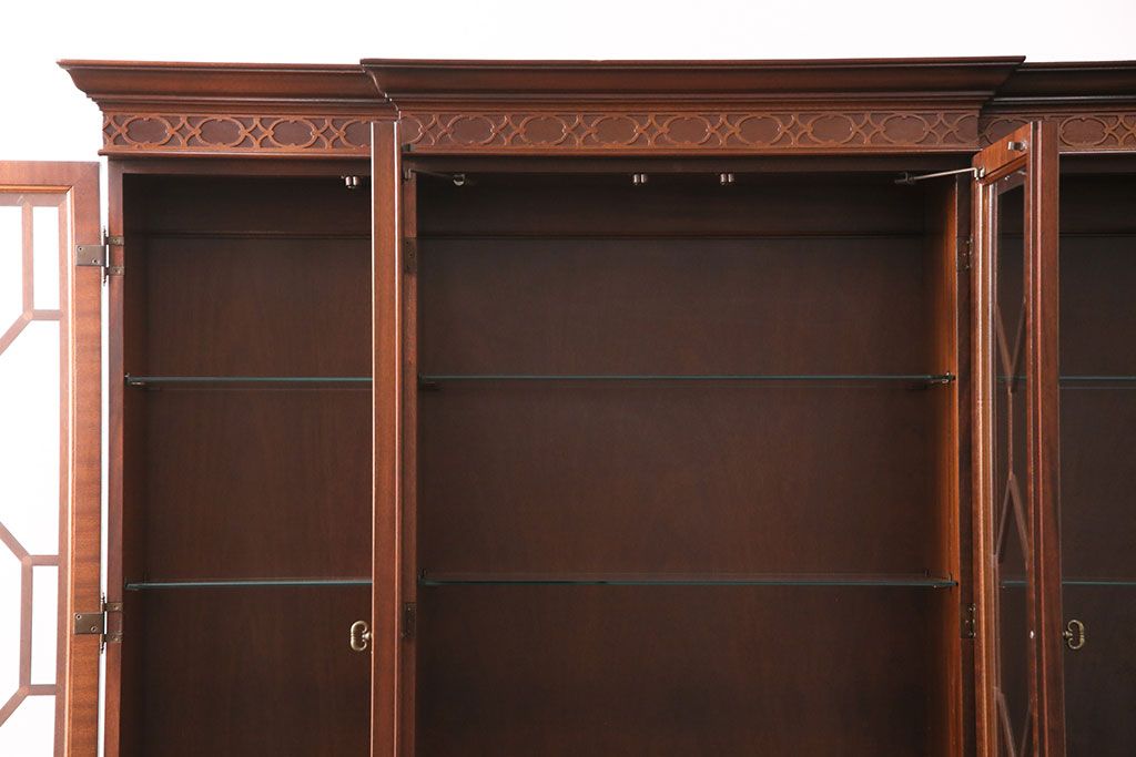 ヒッコリーチェアの照明付きキャビネットをリペア&カスタム!可動式のガラス棚板を3枚追加。(初期棚、カップボード、キャビネット)