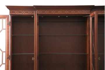 ヒッコリーチェアの照明付きキャビネットをリペア&カスタム!可動式のガラス棚板を3枚追加。(初期棚、カップボード、キャビネット)