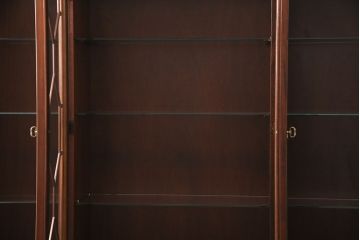 ヒッコリーチェアの照明付きキャビネットをリペア&カスタム!可動式のガラス棚板を3枚追加。(初期棚、カップボード、キャビネット)