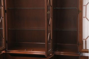 ヒッコリーチェアの照明付きキャビネットをリペア&カスタム!可動式のガラス棚板を3枚追加。(初期棚、カップボード、キャビネット)