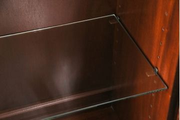 ヒッコリーチェアの照明付きキャビネットをリペア&カスタム!可動式のガラス棚板を3枚追加。(初期棚、カップボード、キャビネット)