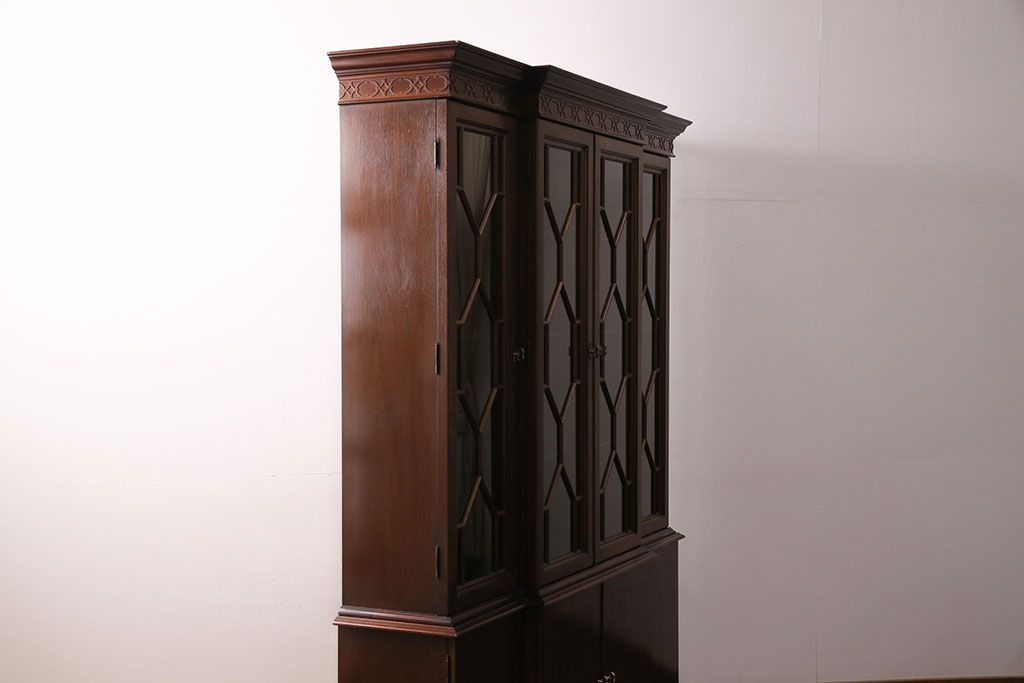 ヒッコリーチェアの照明付きキャビネットをリペア&カスタム!可動式のガラス棚板を3枚追加。(初期棚、カップボード、キャビネット)