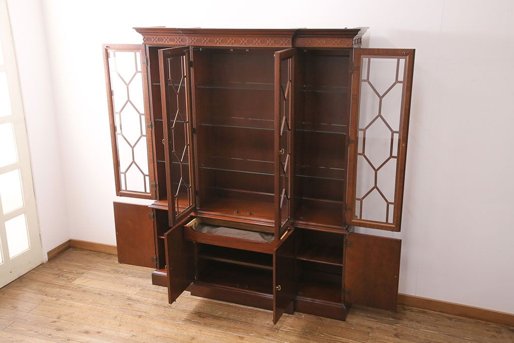 ヒッコリーチェアの照明付きキャビネットをリペア&カスタム!可動式のガラス棚板を3枚追加。(初期棚、カップボード、キャビネット)