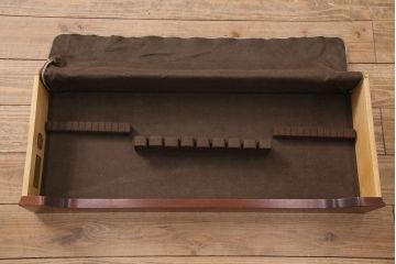 ヒッコリーチェアの照明付きキャビネットをリペア&カスタム!可動式のガラス棚板を3枚追加。(初期棚、カップボード、キャビネット)