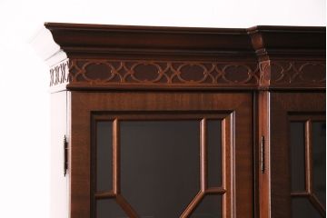 ヒッコリーチェアの照明付きキャビネットをリペア&カスタム!可動式のガラス棚板を3枚追加。(初期棚、カップボード、キャビネット)