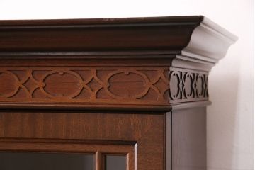 ヒッコリーチェアの照明付きキャビネットをリペア&カスタム!可動式のガラス棚板を3枚追加。(初期棚、カップボード、キャビネット)