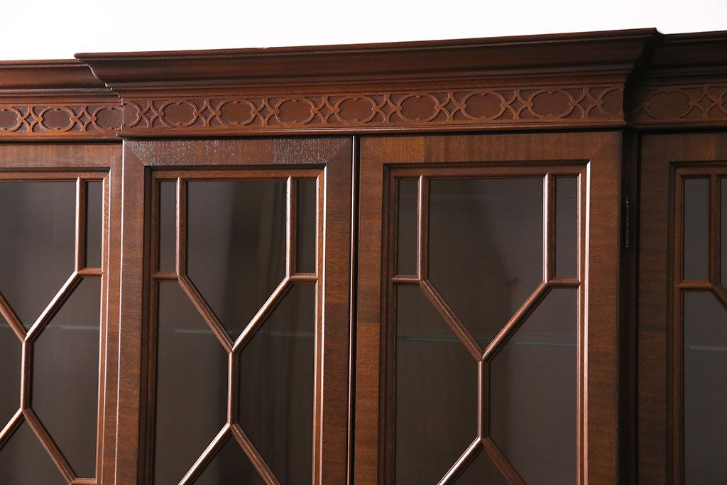 ヒッコリーチェアの照明付きキャビネットをリペア&カスタム!可動式のガラス棚板を3枚追加。(初期棚、カップボード、キャビネット)