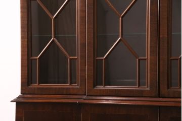 ヒッコリーチェアの照明付きキャビネットをリペア&カスタム!可動式のガラス棚板を3枚追加。(初期棚、カップボード、キャビネット)