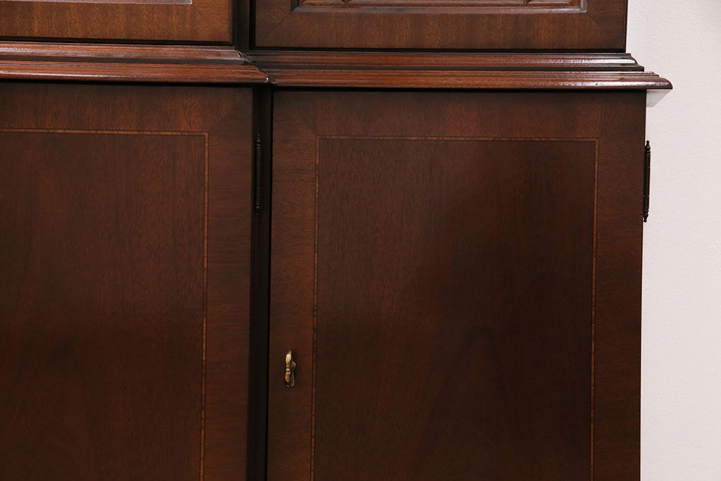 ヒッコリーチェアの照明付きキャビネットをリペア&カスタム!可動式のガラス棚板を3枚追加。(初期棚、カップボード、キャビネット)