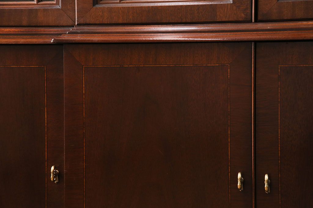 ヒッコリーチェアの照明付きキャビネットをリペア&カスタム!可動式のガラス棚板を3枚追加。(初期棚、カップボード、キャビネット)