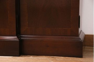 ヒッコリーチェアの照明付きキャビネットをリペア&カスタム!可動式のガラス棚板を3枚追加。(初期棚、カップボード、キャビネット)