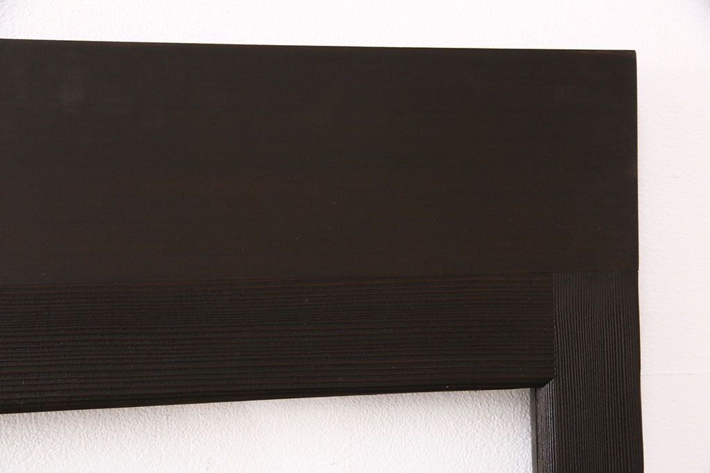 ガラス戸4枚をリペア&カスタム!設置場所に合わせてリサイズ。引き手、戸車を取り付け。濃い茶色で着色し仕上げ。(引き戸、建具)