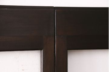 ガラス戸4枚をリペア&カスタム!設置場所に合わせてリサイズ。引き手、戸車を取り付け。濃い茶色で着色し仕上げ。(引き戸、建具)